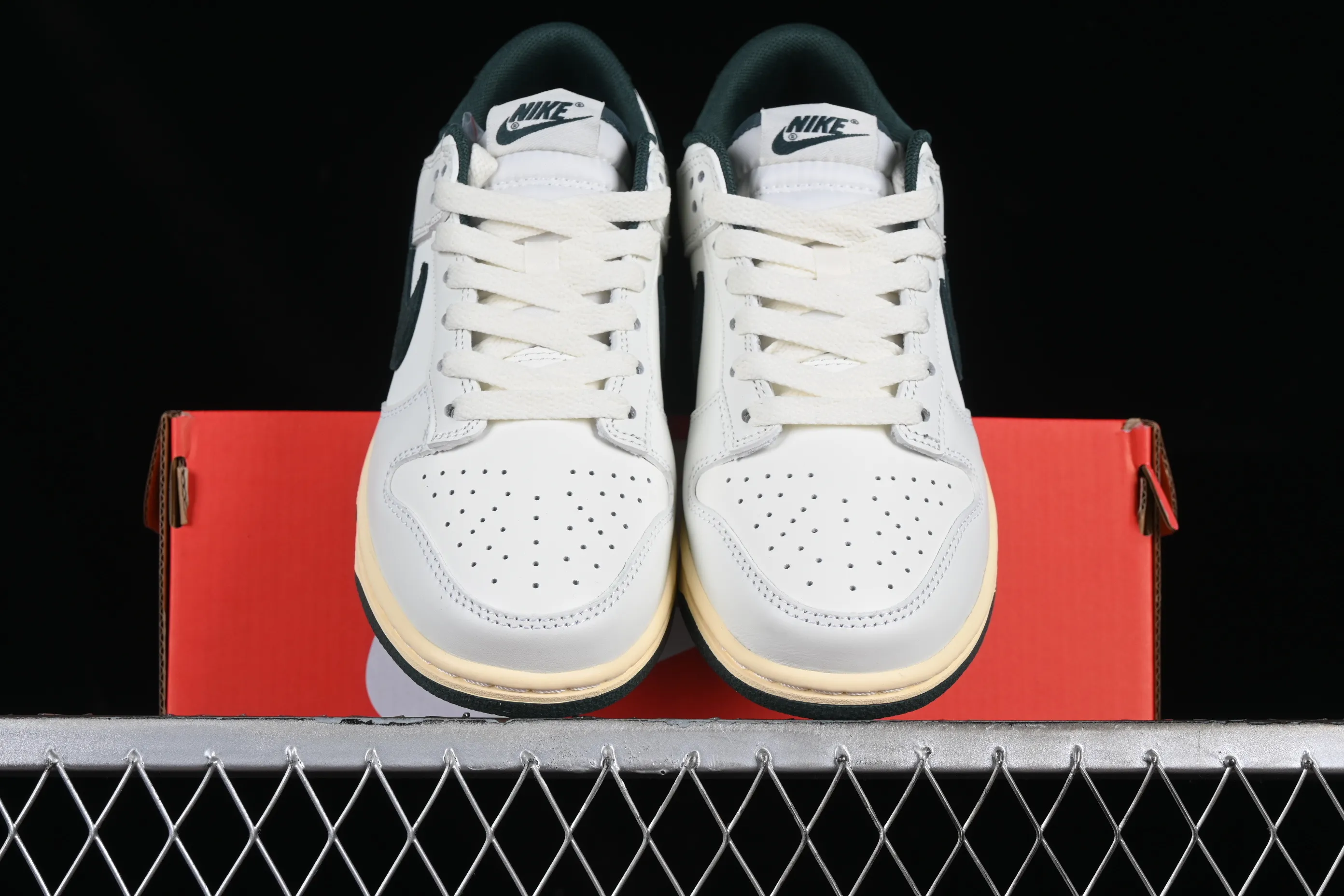 All categories Nk SB Dunk series Nk SB Dunk Low low-top sneakers Nk Dunk Low "Athletic Department" off-white green SB low-top sports and leisure sneakers FQ8080-133